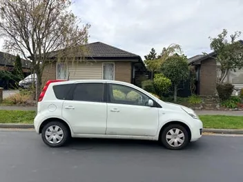 Nissan Note 2009 photo 4