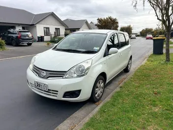 Nissan Note 2009 photo 3