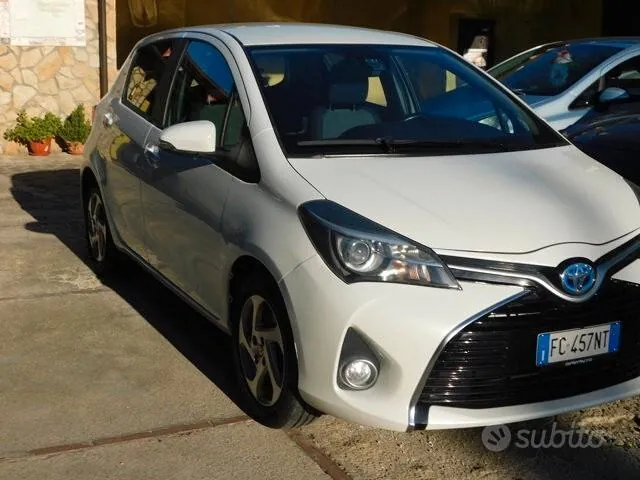 Toyota Yaris 2016 photo 2