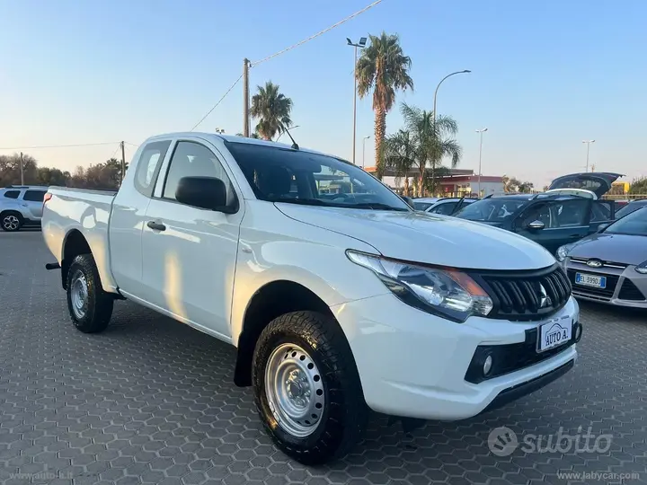 Mitsubishi L200 2018 photo 3