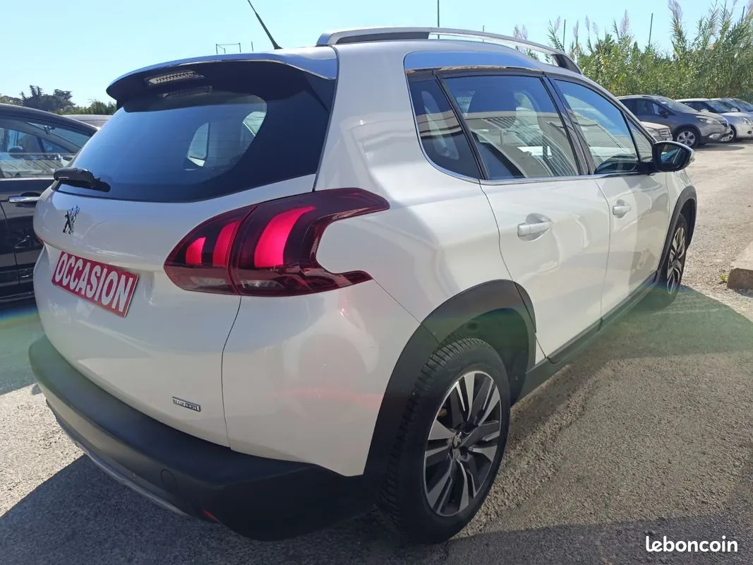 Peugeot 2008 2017 photo 3