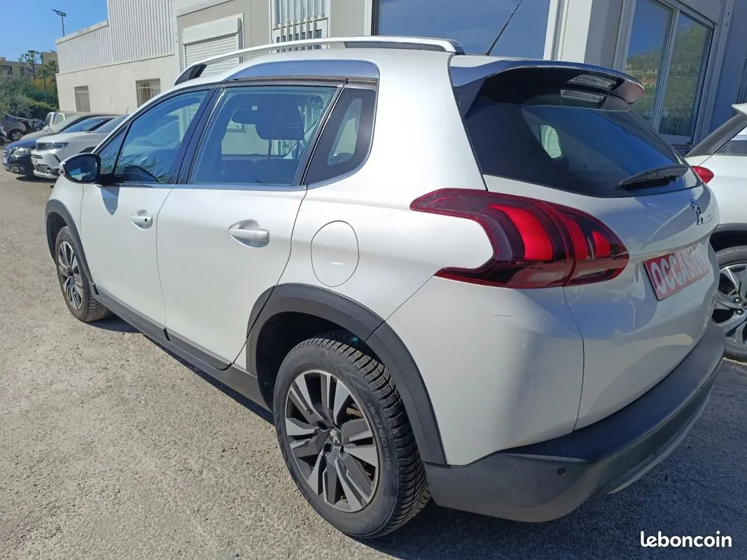 Peugeot 2008 2017 photo 4