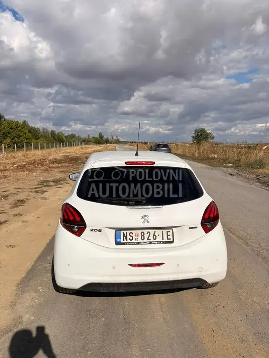 Peugeot 208 2016 photo 4