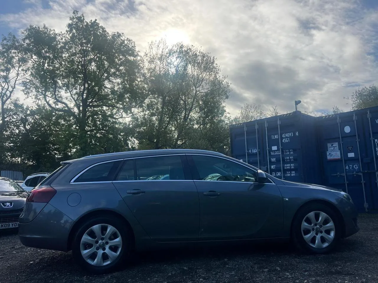 Vauxhall Insignia 2016 photo 2
