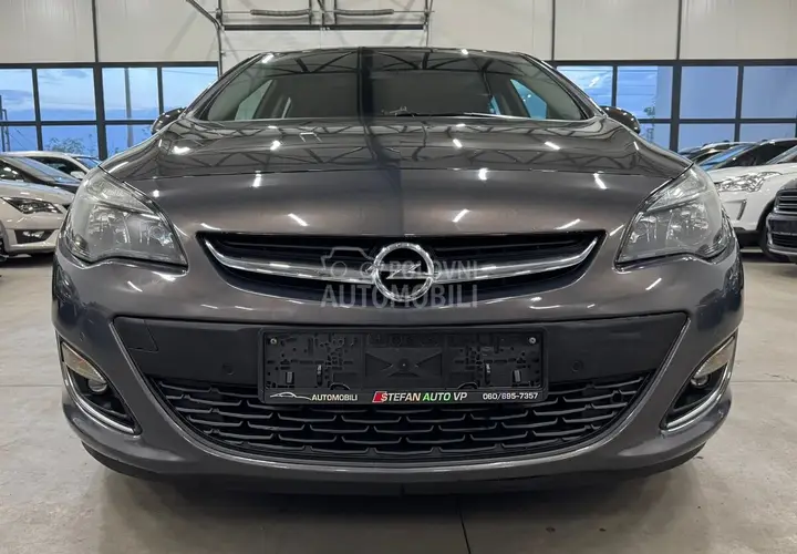 Opel Astra J 2013 photo 2
