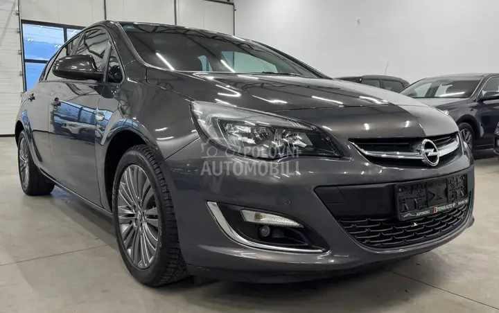 Opel Astra J 2013 photo 4