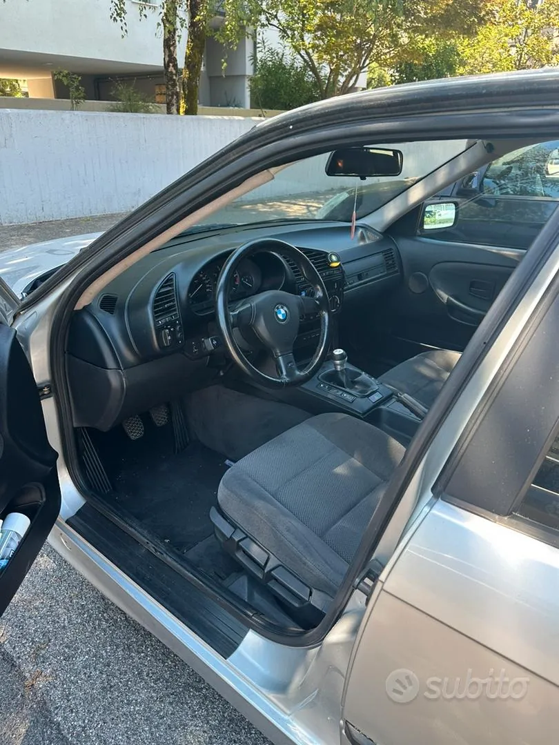 BMW E36 1992 photo 4