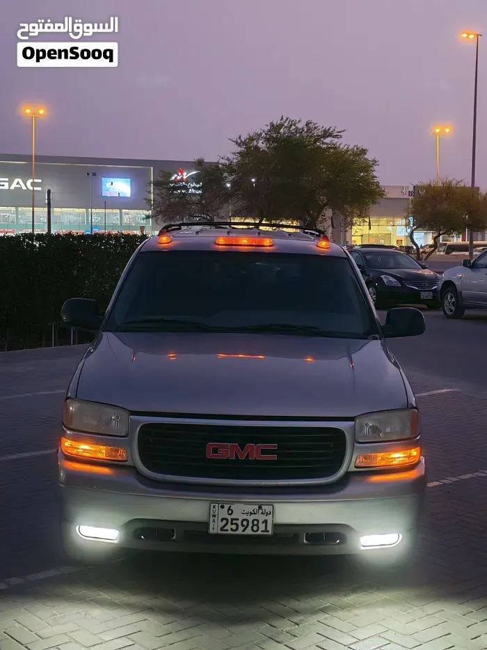 GMC Suburban 2000 photo 5