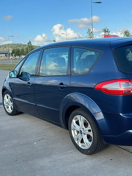 Ford S-Max 2012 photo 4