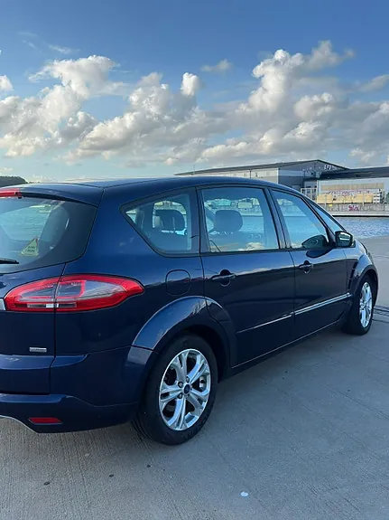 Ford S-Max 2012 photo 3