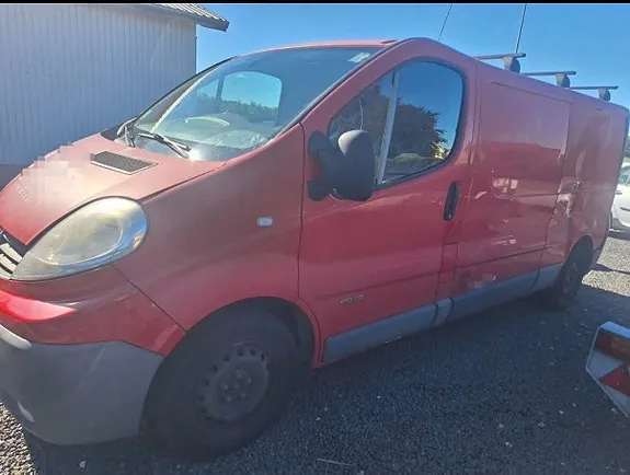 Renault Trafic 2012 photo 2