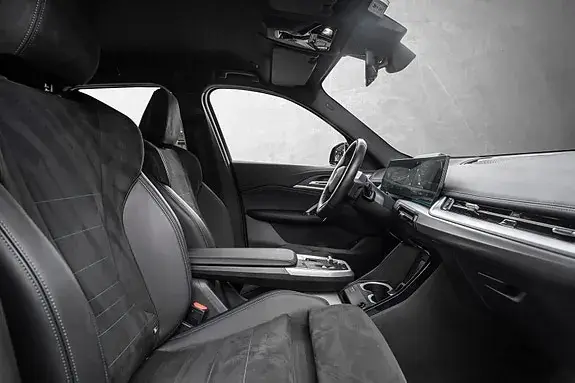 BMW Ix1 2024 photo 2