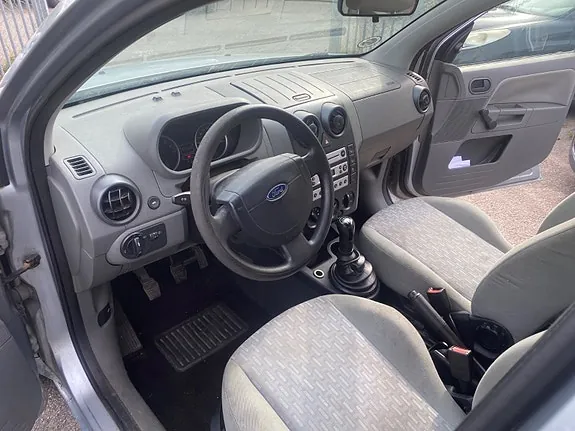 Ford Fusion 2005 photo 5