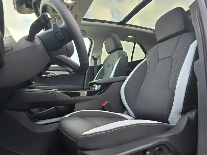 Buick Envision 2026 photo 4