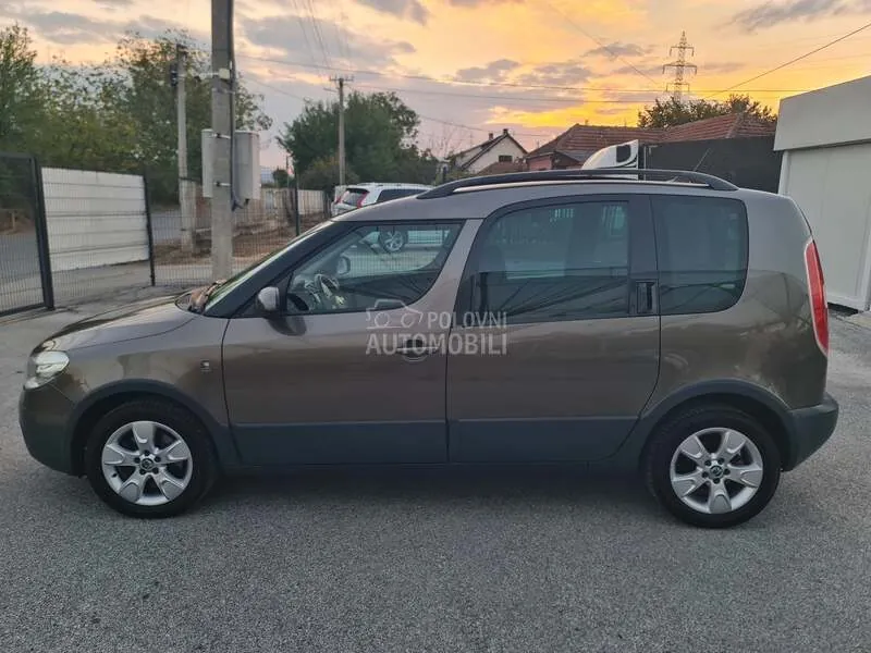 Skoda Roomster 2012 photo 2