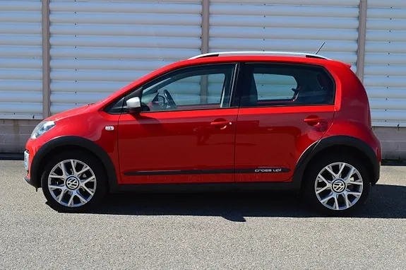 Volkswagen Up! Cross 2015 photo 3