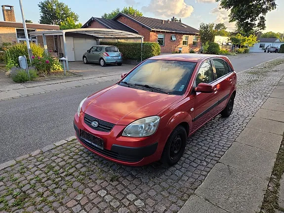 Kia Rio 2007 photo 4
