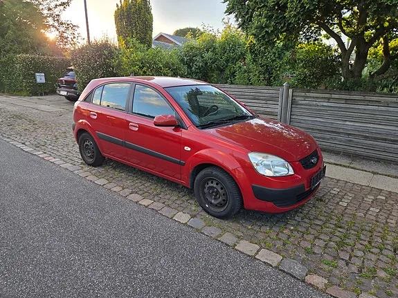 Kia Rio 2007 photo 3