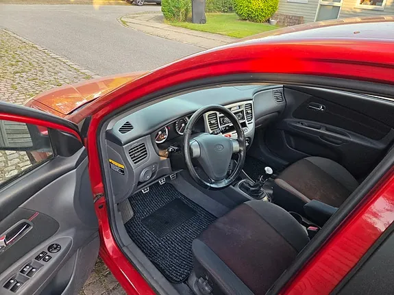 Kia Rio 2007 photo 5