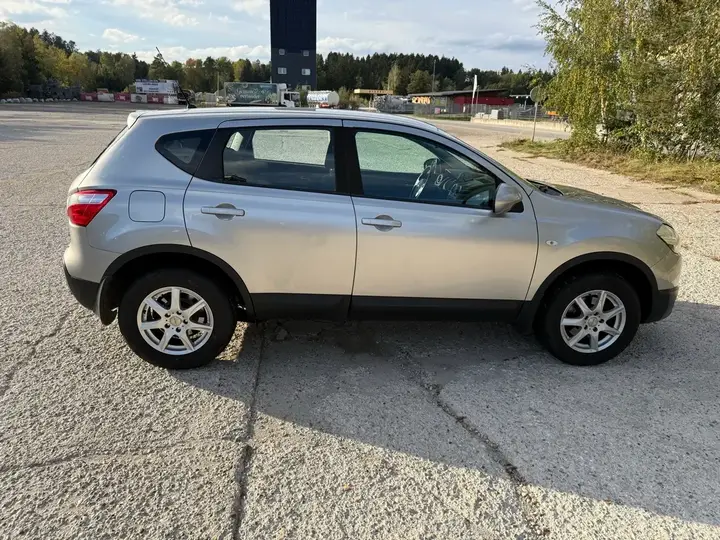 Nissan Qashqai 2012 photo 3