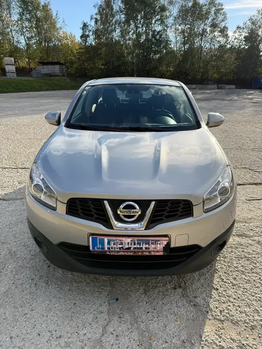 Nissan Qashqai 2012 photo 2