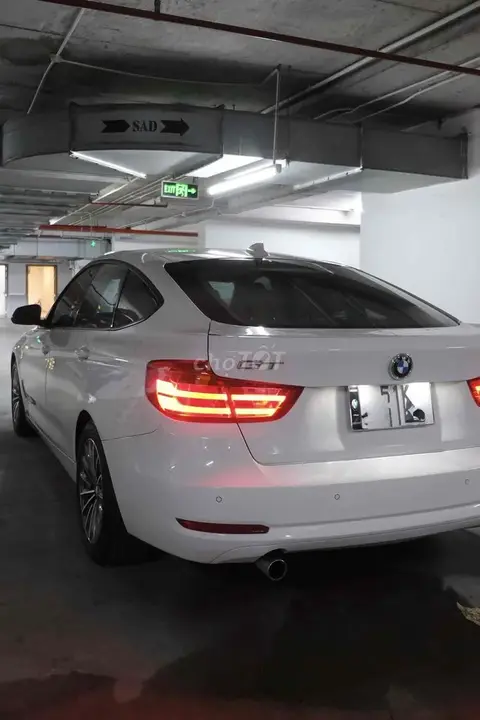 BMW 3 Series 2013 photo 2