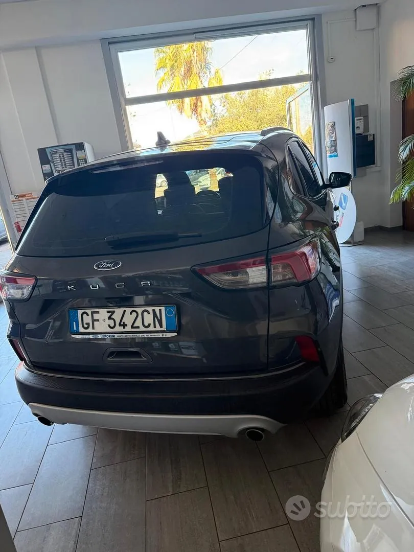 Ford Kuga 2021 photo 2