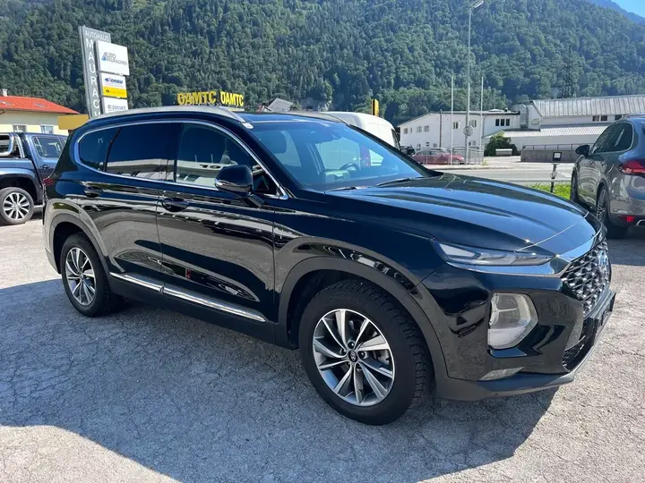 Hyundai Santa Fe 2019 photo 2
