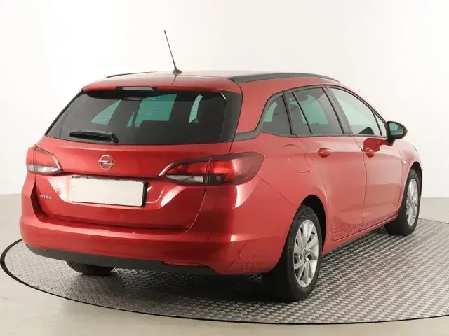 Opel Astra 2020 photo 4