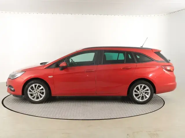 Opel Astra 2020 photo 2