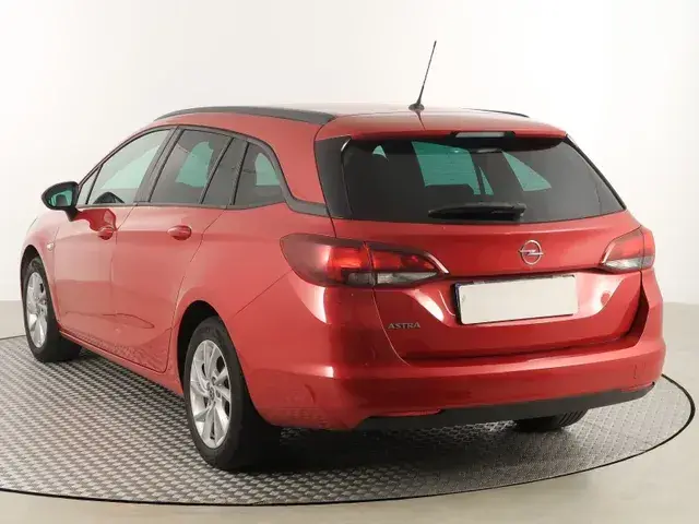 Opel Astra 2020 photo 3