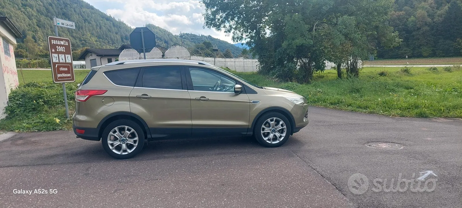 Ford Kuga 2012 photo 2