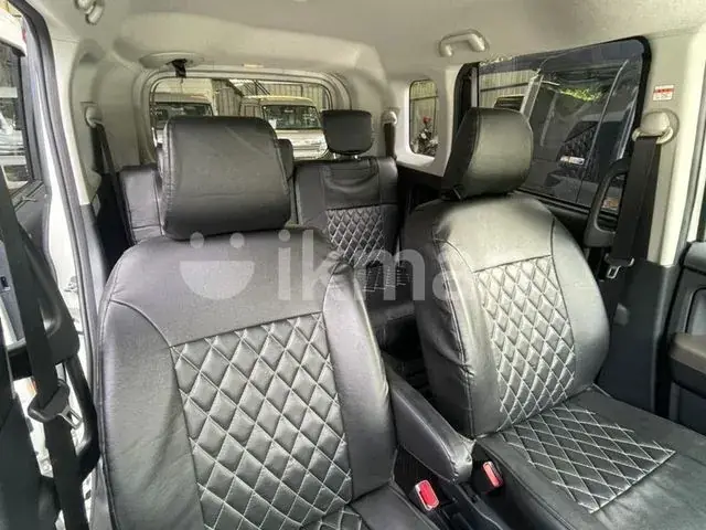 Toyota Roomy 2023 photo 5