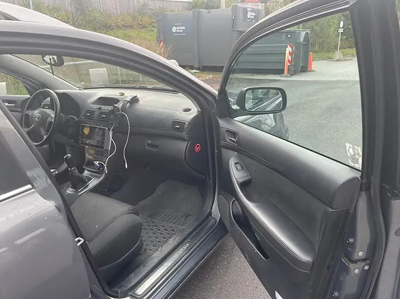 Toyota Avensis 2005 photo 5