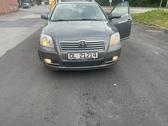 Toyota Avensis 2005 photo 3