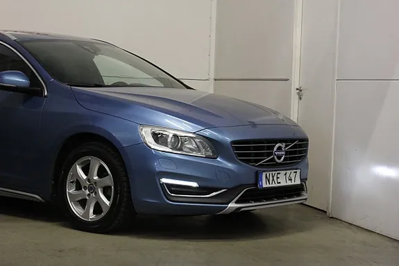 Volvo V60 2016 photo 2