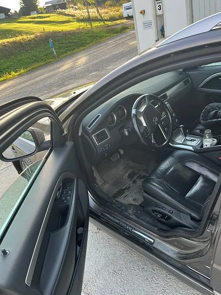Volvo V70 2011 photo 5