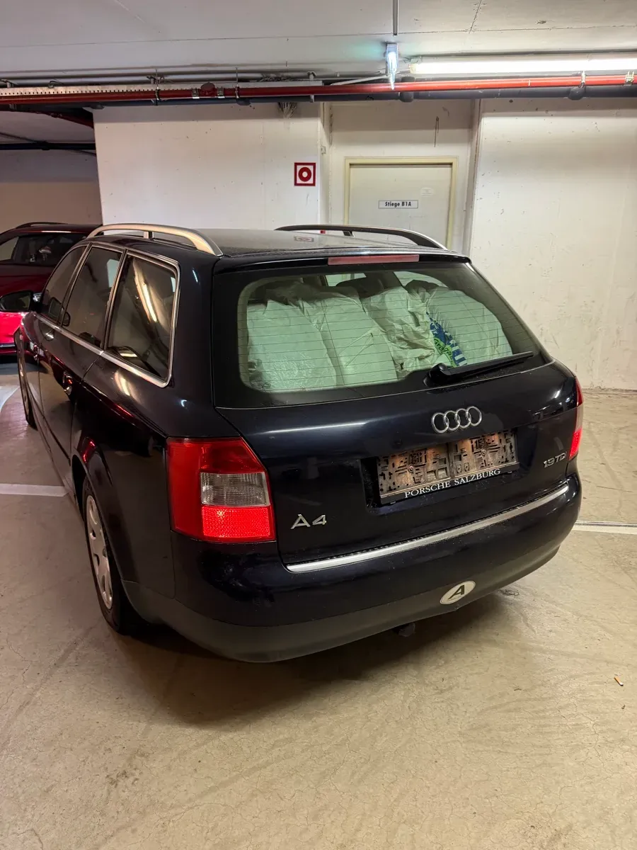 Audi A4 2002 photo 2