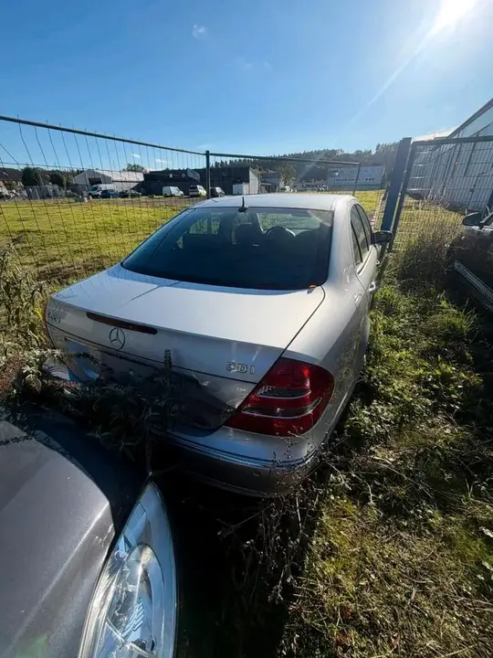Mercedes-Benz E220
