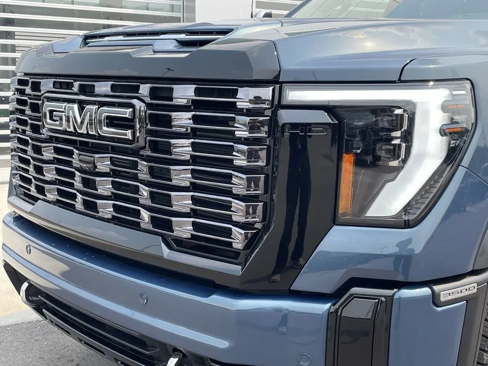 GMC Sierra 3500Hd 2026 photo 3