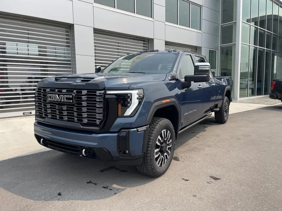 GMC Sierra 3500Hd 2026 photo 4