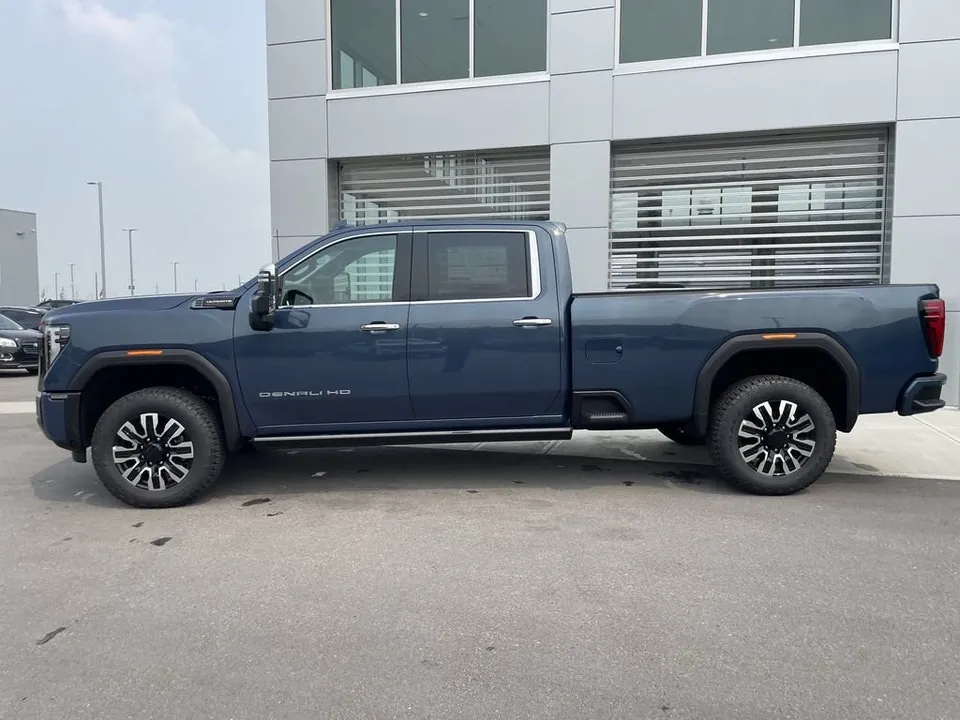 GMC Sierra 3500Hd 2026 photo 5