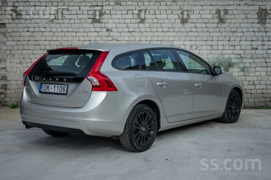 Volvo V60 2017 photo 4