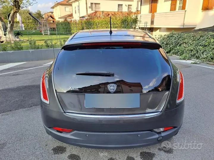Lancia Delta 2009 photo 3