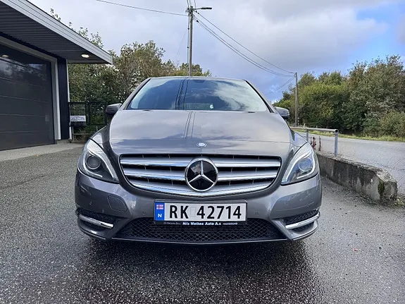 Mercedes-Benz 180 2012 photo 2