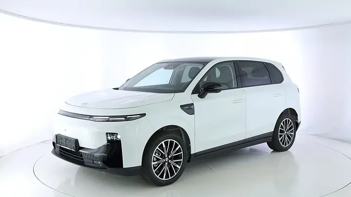 Leapmotor B10