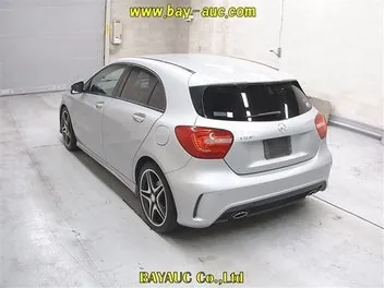 Mercedes-Benz A 180 2015 photo 3