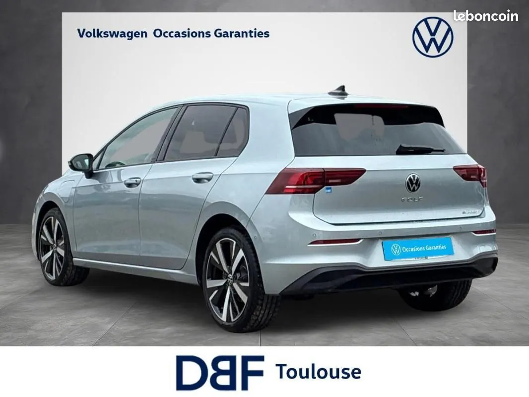 Volkswagen Golf 2025 photo 3