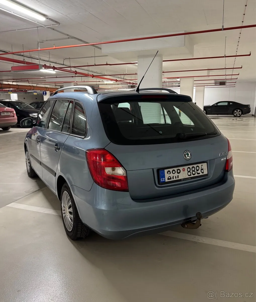 Skoda Fabia 2011 photo 5