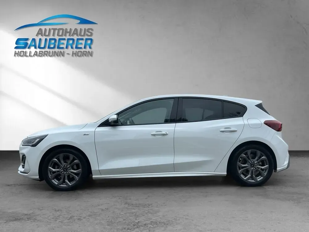 Ford Focus 2023 photo 2